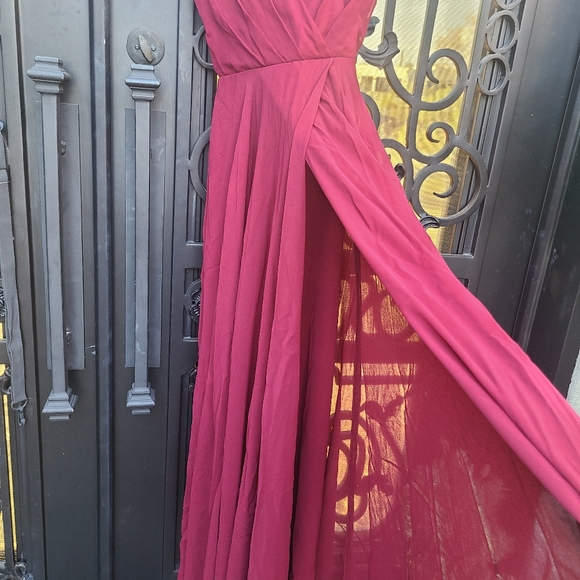 Lulus long flowy spaghetti stap dress. - Picture 2 of 8